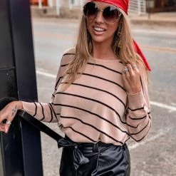 Ninexis Spofford Sweater Top Clothing