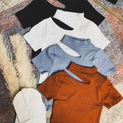 Gypsy Waltz Clothing Realitos Top (4 Colors)