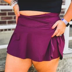 Gypsy Waltz Hallsville Athletic Skirt In Maroon In Curvy New