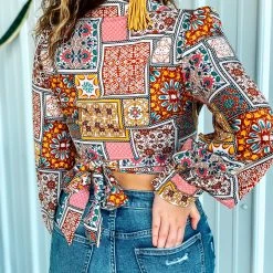 AKAIV The Batesville Top Clothing 40 AKAIV The Batesville Top Clothing