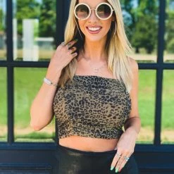 Heart & Hips Clearance The San Leon Crop Topp 28 Heart & Hips Clearance The San Leon Crop Topp