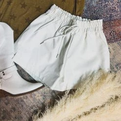 Gypsy Waltz Runge Shorts In White Clothing