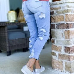 Cest Toi The Danbury Skinnies In Light Wash 9 Cest Toi The Danbury Skinnies In Light Wash