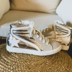 Verona Collection Shoes The Star Harbor Sneaker In Silver (7-11) 26 Verona Collection Shoes The Star Harbor Sneaker In Silver (7-11)