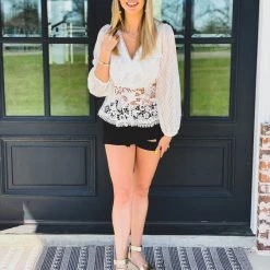 Gypsy Waltz Fulshear Topp In White - FINAL SALE Clearance