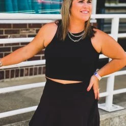 Gypsy Waltz Hallsville Athletic Skirt In Black In Curvy Clothing