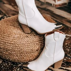 Rad Fashion The Abbott Boots In White (6-11) 10 Rad Fashion The Abbott Boots In White (6-11)