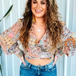 AKAIV The Batesville Top Clothing 28 AKAIV The Batesville Top Clothing