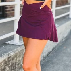 Gypsy Waltz Hallsville Athletic Skirt In Maroon New