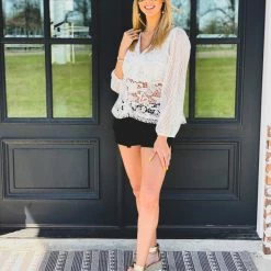 Gypsy Waltz Fulshear Topp In White - FINAL SALE Clearance