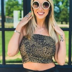 Heart & Hips Clearance The San Leon Crop Topp 25 Heart & Hips Clearance The San Leon Crop Topp