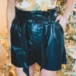 Itssy DAILY DEAL Tie Waist Short In Black