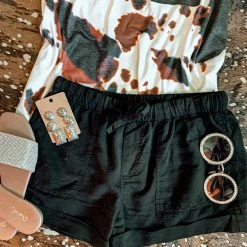 Trend Notes Clothing The Waskom Shorts In Black