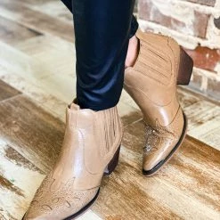 AMA Global Inc. The Stockdale Bootss In Taupe