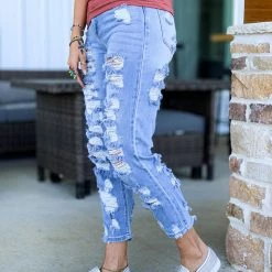 Cest Toi The Danbury Skinnies In Light Wash 8 Cest Toi The Danbury Skinnies In Light Wash