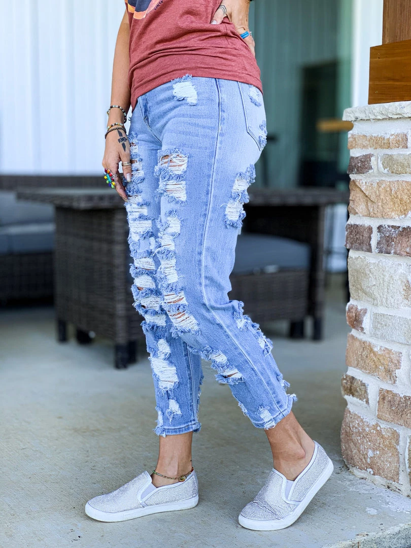 Cest Toi The Danbury Skinnies In Light Wash 5 Cest Toi The Danbury Skinnies In Light Wash