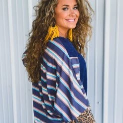 Lovely Melody The Tulia Topp In Navy