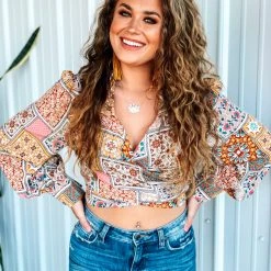 AKAIV The Batesville Top Clothing 39 AKAIV The Batesville Top Clothing