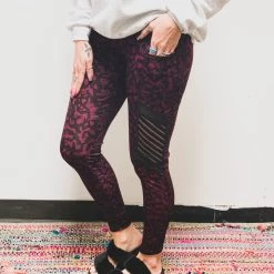 Ds Wholesale SCREENBUSTER Leopard Print Leggins In Fuchsia