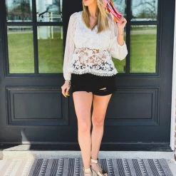 Gypsy Waltz Fulshear Topp In White - FINAL SALE Clearance