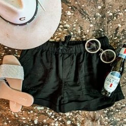 Trend Notes Clothing The Waskom Shorts In Black