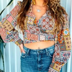 AKAIV The Batesville Top Clothing 31 AKAIV The Batesville Top Clothing