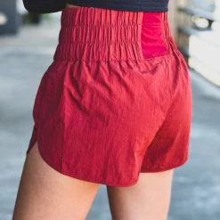Gypsy Waltz Clothing Freeport Shorts In Maroon