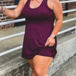 Gypsy Waltz Missouri City Athletic Dress In Maroon In Curvy Clothing
