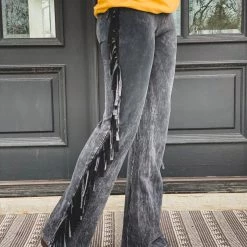 T-party Clothing The Waco Pant In Black