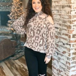 Viamor The Odessa Top In Mocha - FINAL SALE Clearance