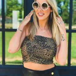 Heart & Hips Clearance The San Leon Crop Topp 26 Heart & Hips Clearance The San Leon Crop Topp