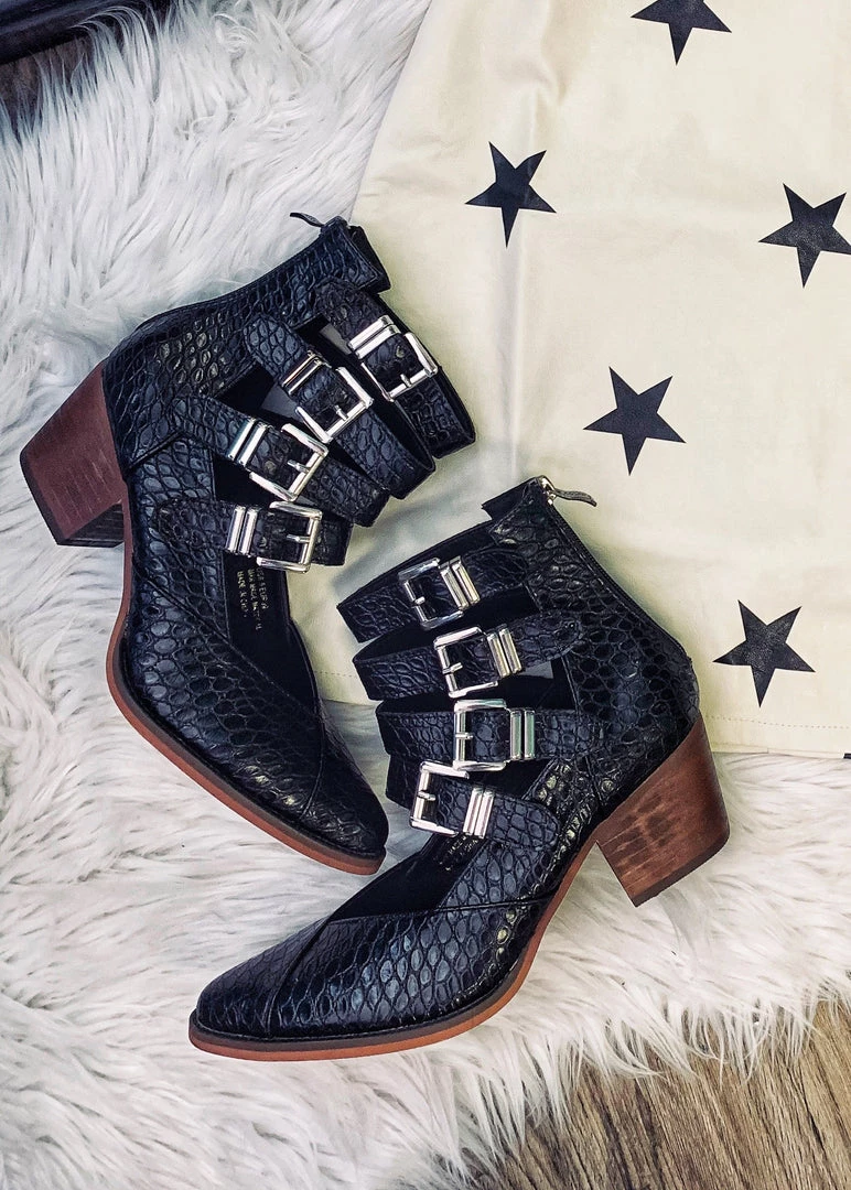 LUV The Roaring Springs Shooe In Black 3 LUV The Roaring Springs Shooe In Black