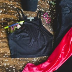 Timing DAILY DEAL Crop Tank Top In BLACK