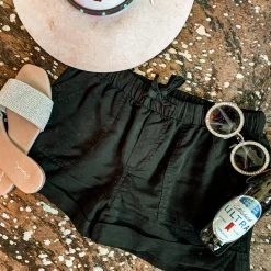 Trend Notes Clothing The Waskom Shorts In Black