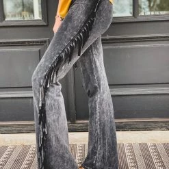 T-party Clothing The Waco Pant In Black