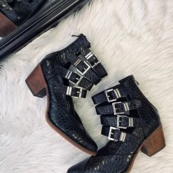 LUV The Roaring Springs Shooe In Black