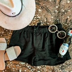 Trend Notes Clothing The Waskom Shorts In Black