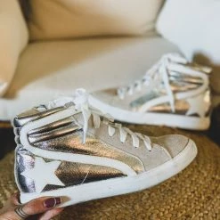 Verona Collection Shoes The Star Harbor Sneaker In Silver (7-11) 22 Verona Collection Shoes The Star Harbor Sneaker In Silver (7-11)