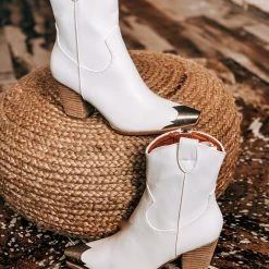 Rad Fashion The Abbott Boots In White (6-11)