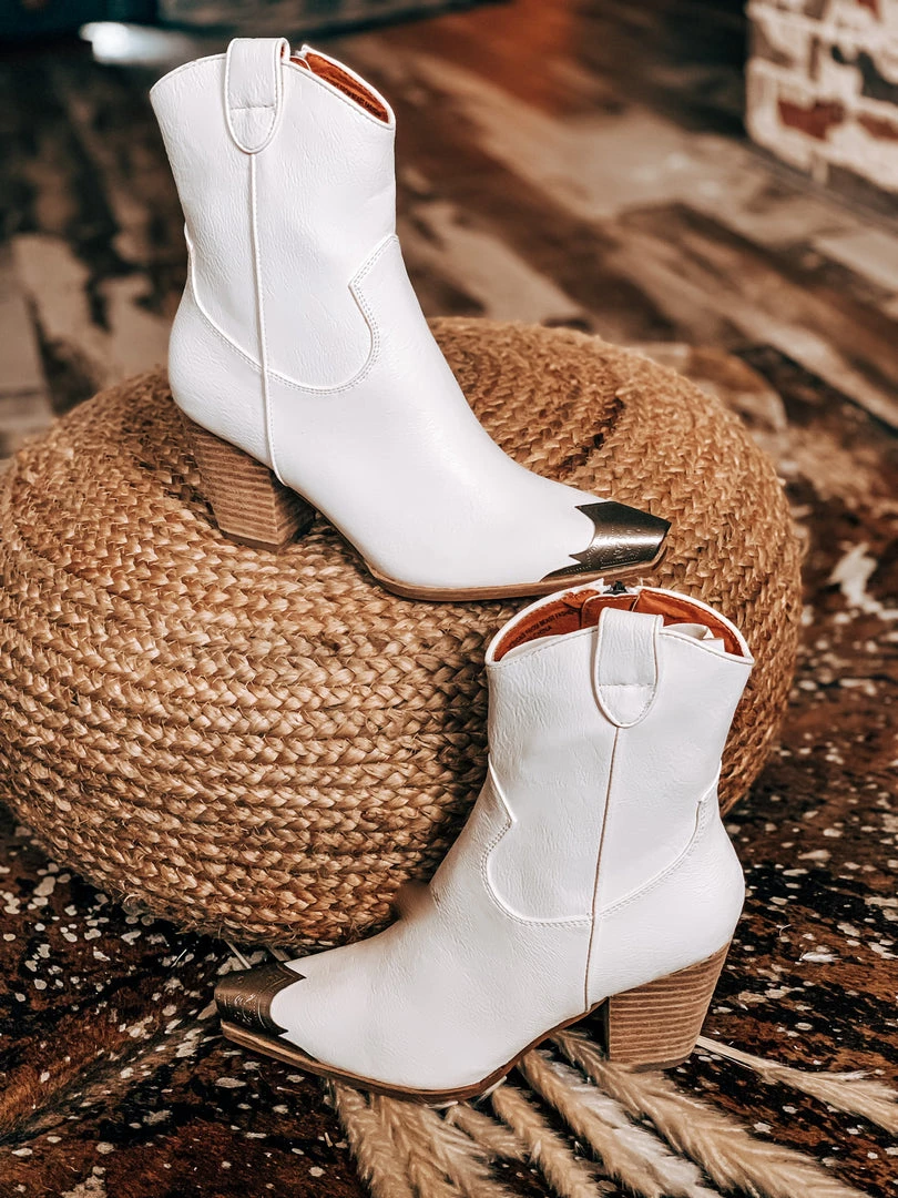 Rad Fashion The Abbott Boots In White (6-11) 3 Rad Fashion The Abbott Boots In White (6-11)