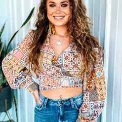 AKAIV The Batesville Top Clothing 33 AKAIV The Batesville Top Clothing