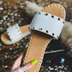 O Limit Shoes The Runaway Bay Sandals In White